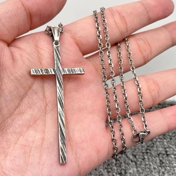 Vintage Men's Stainless Steel Cross Charm Necklace - Picture 5 of 6